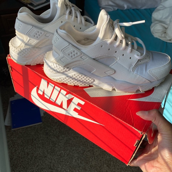 Nike Shoes - nike air huaraches